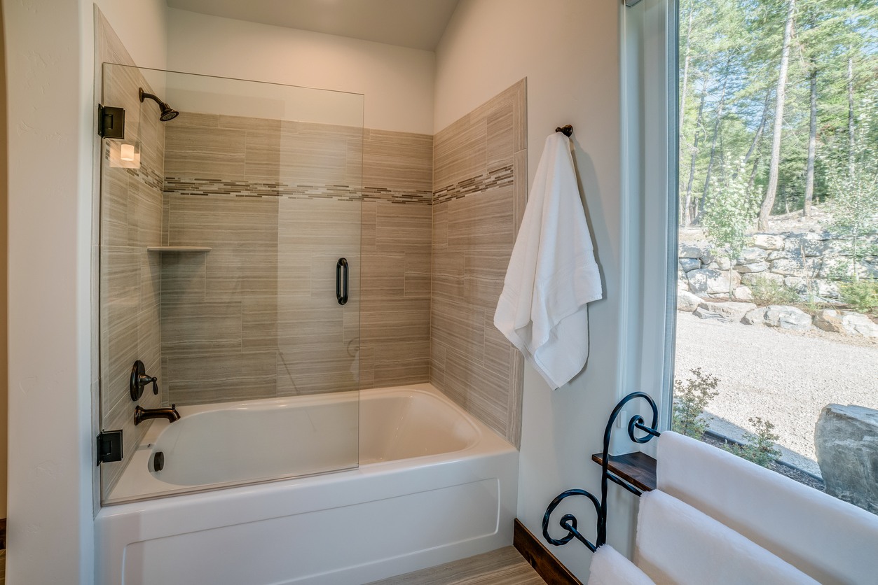 Shower & Tub Installation in Waihee-Waiehu